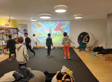 Compétition et amusement sur le mur interactif