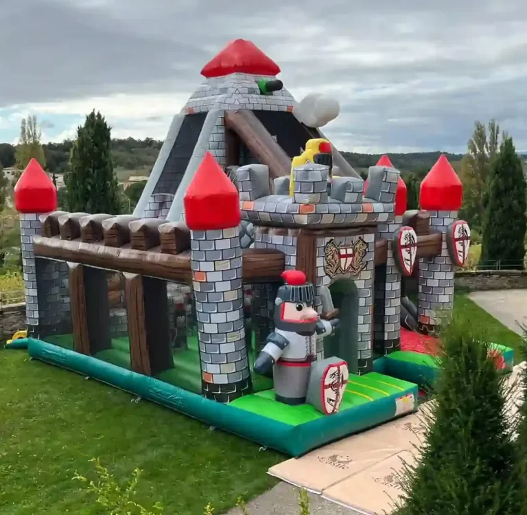 Structure Gonflable Château Fort pour Événements Ludiques à New-Castle