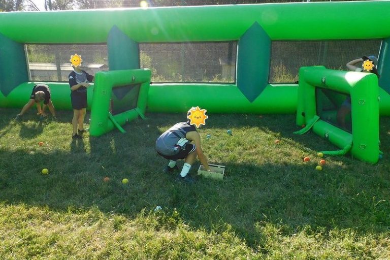 Fun avec les Ballons Les enfants se régalent avec notre mur interactif !